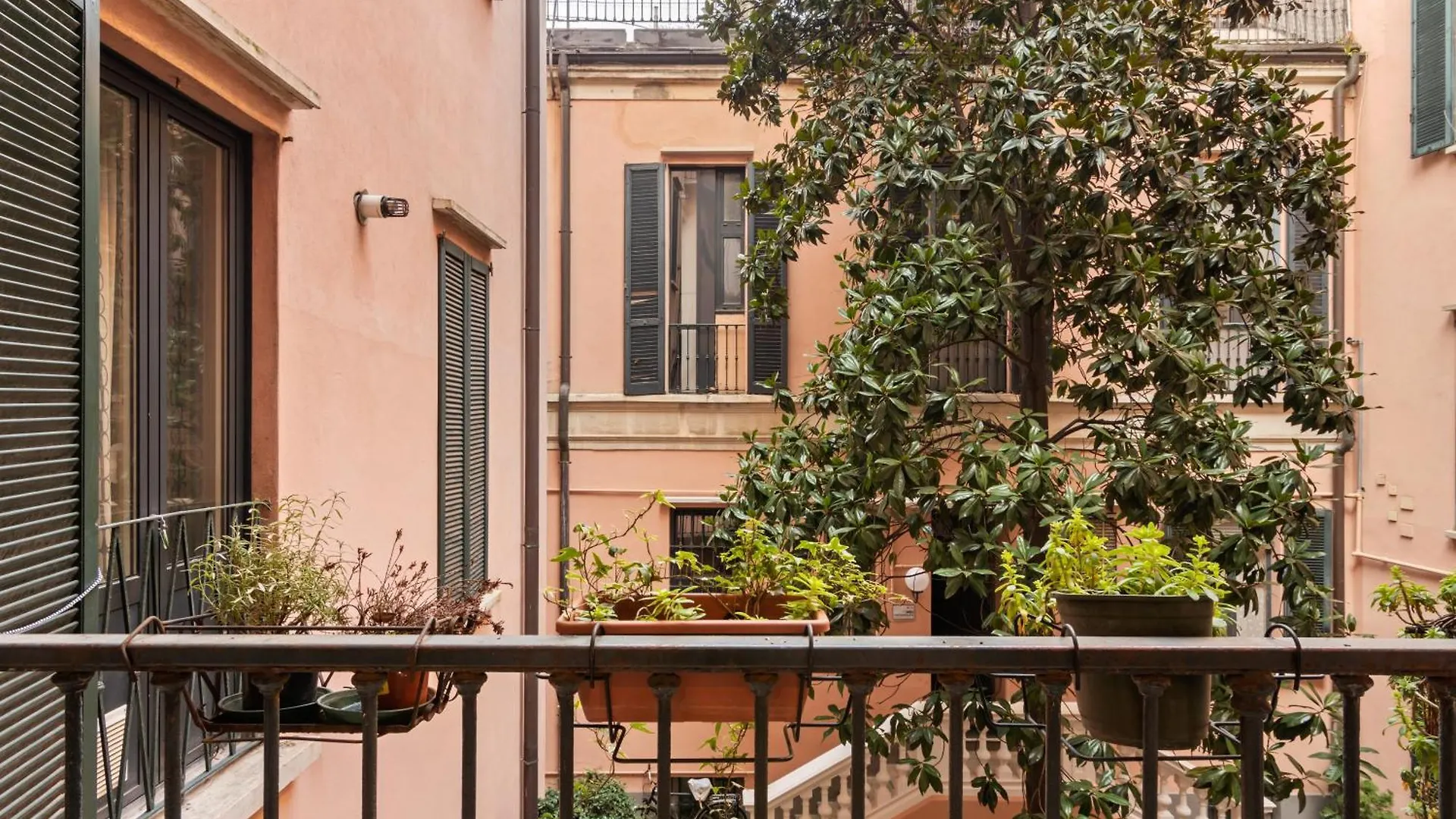 Apartment Novi Studio Design District Intimo E Centrale Milan Italy